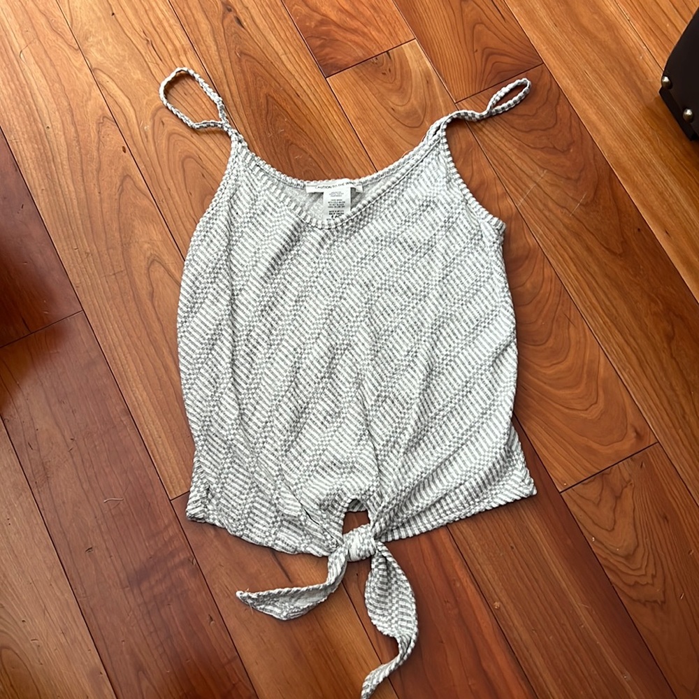 Super cute, gray and white patterned tank top